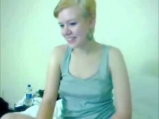 Kamera nosound: blondinė pupytė natali saunders masturbuoja į priekis apie as internetinė kamera